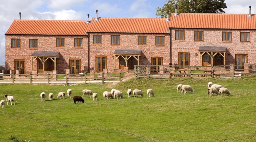 Red House Farm Cottages, North Newbald, Beverley