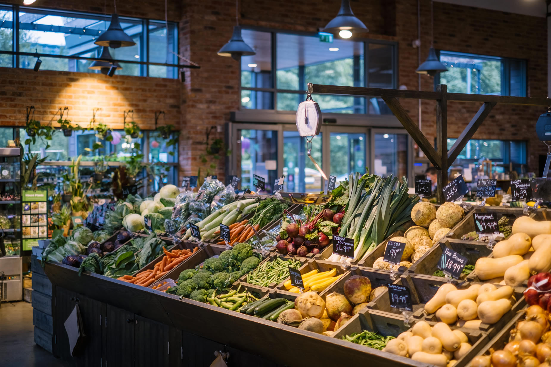 5 reasons to shop local in 2022