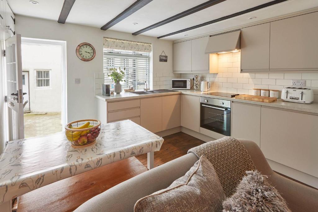 Host & Stay - Dolphin Cottage 1736