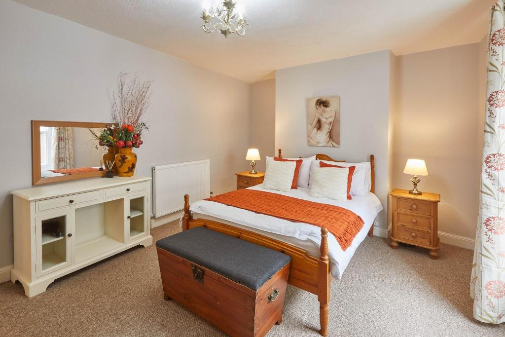 Host & Stay - Central Retreat House