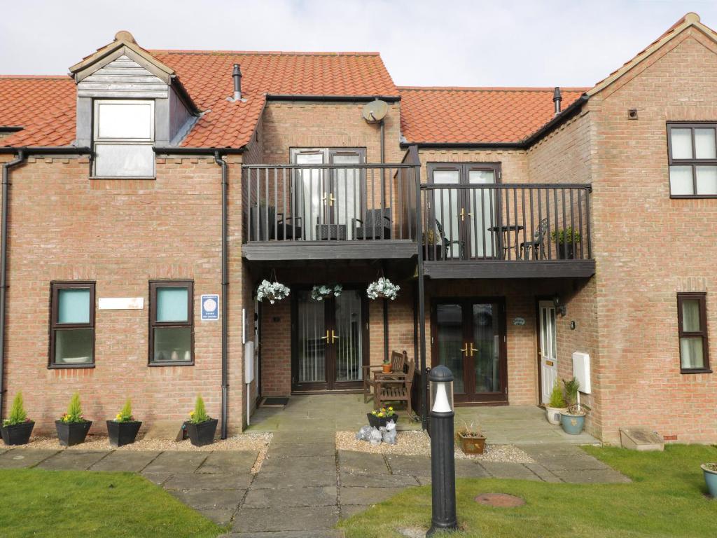 The Fox's Den, Whitby