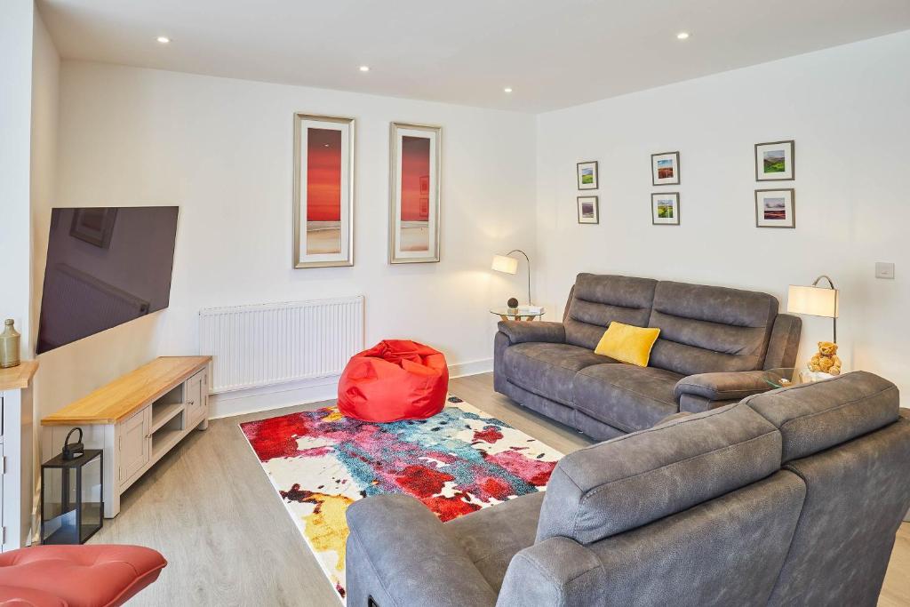 Host & Stay - Even Keel