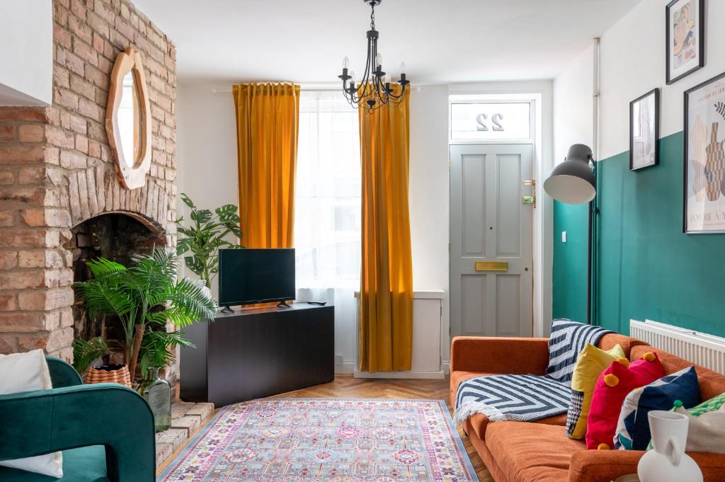 Pass the Keys Gorgeous Terrace Near Bishy Road