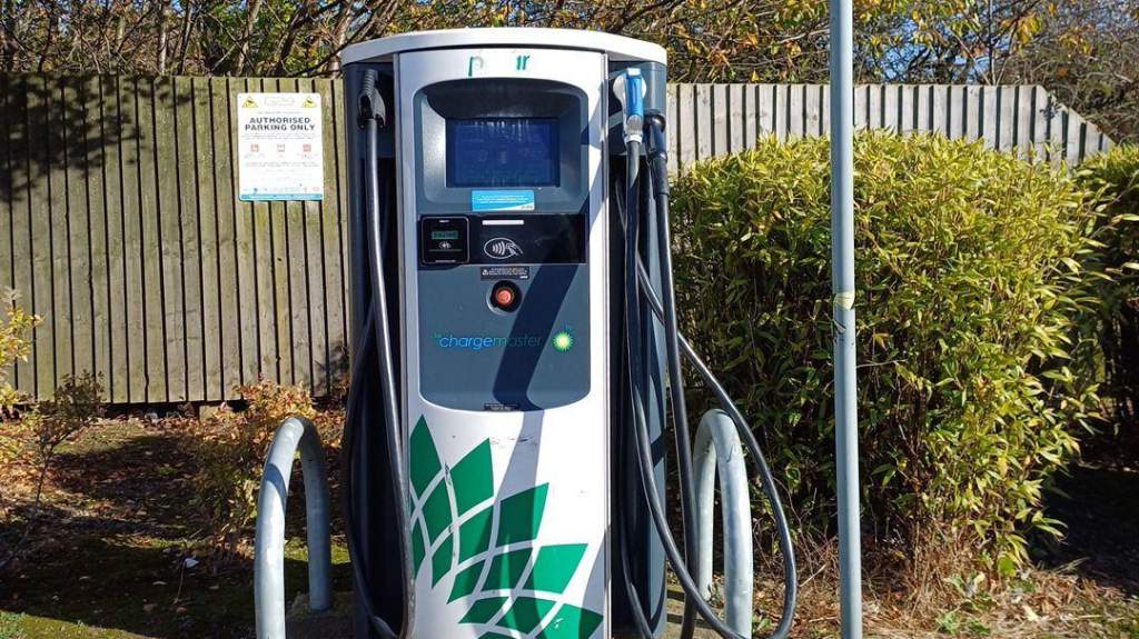 bp pulse Charging Station