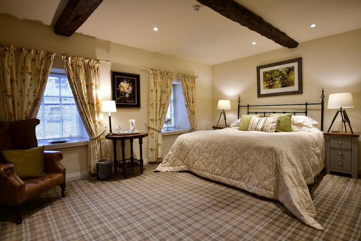 The Moon Inn at Stoney Middleton