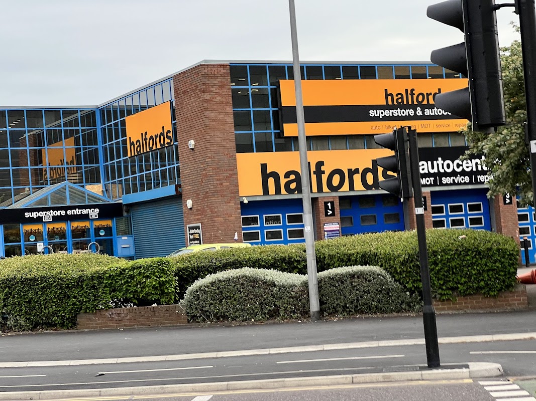 Halfords - Leeds Meadow Lane