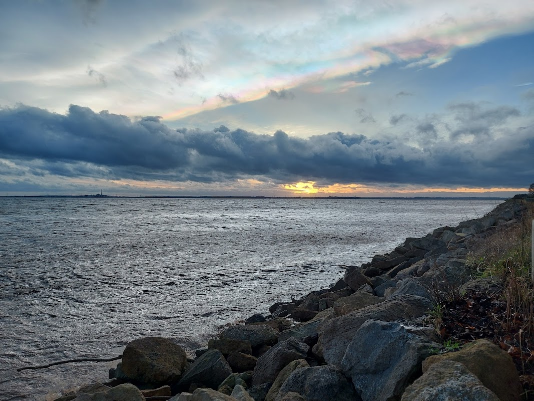Ferriby Foreshore carpark & viewing area.