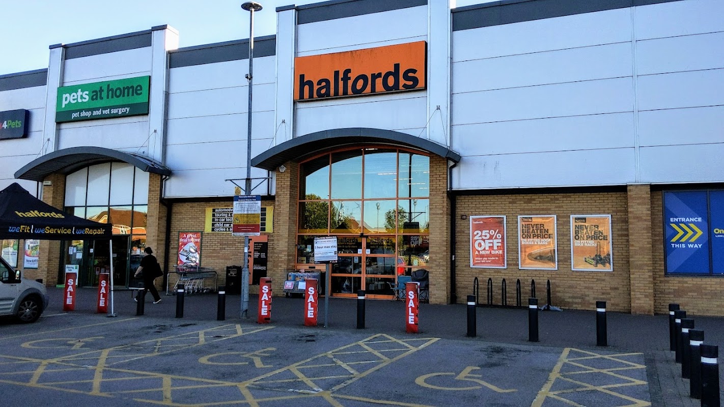 Halfords - Selby