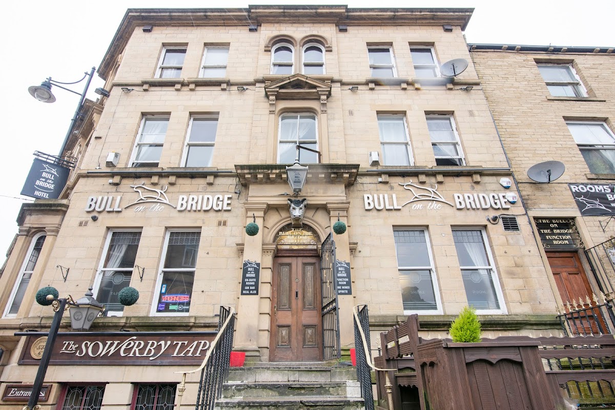 OYO Bull On The Bridge